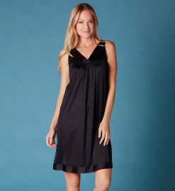 Exquisite Form Coloratura Sleeveless Short Nightgown – Floral Embroidery V-Neck Chemise -Her Room US exquisite form exqf01 30107 cs4