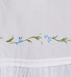 La Cera Plus Size White Floral Embroidered Woven Cotton Nightgown with Pockets -Her Room US la cera lace01 1282gx cs2