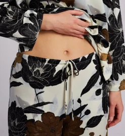 Natori Peony Blossom Black & White Floral Satin – Golden Accent Crop Pajama Set -Her Room US natori nat001 u76035 cs2